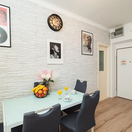 アパート Billie スプリト