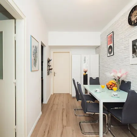 Billie Apartment *