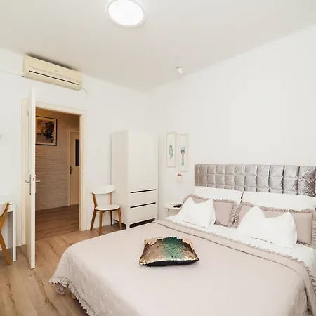 Billie Apartment